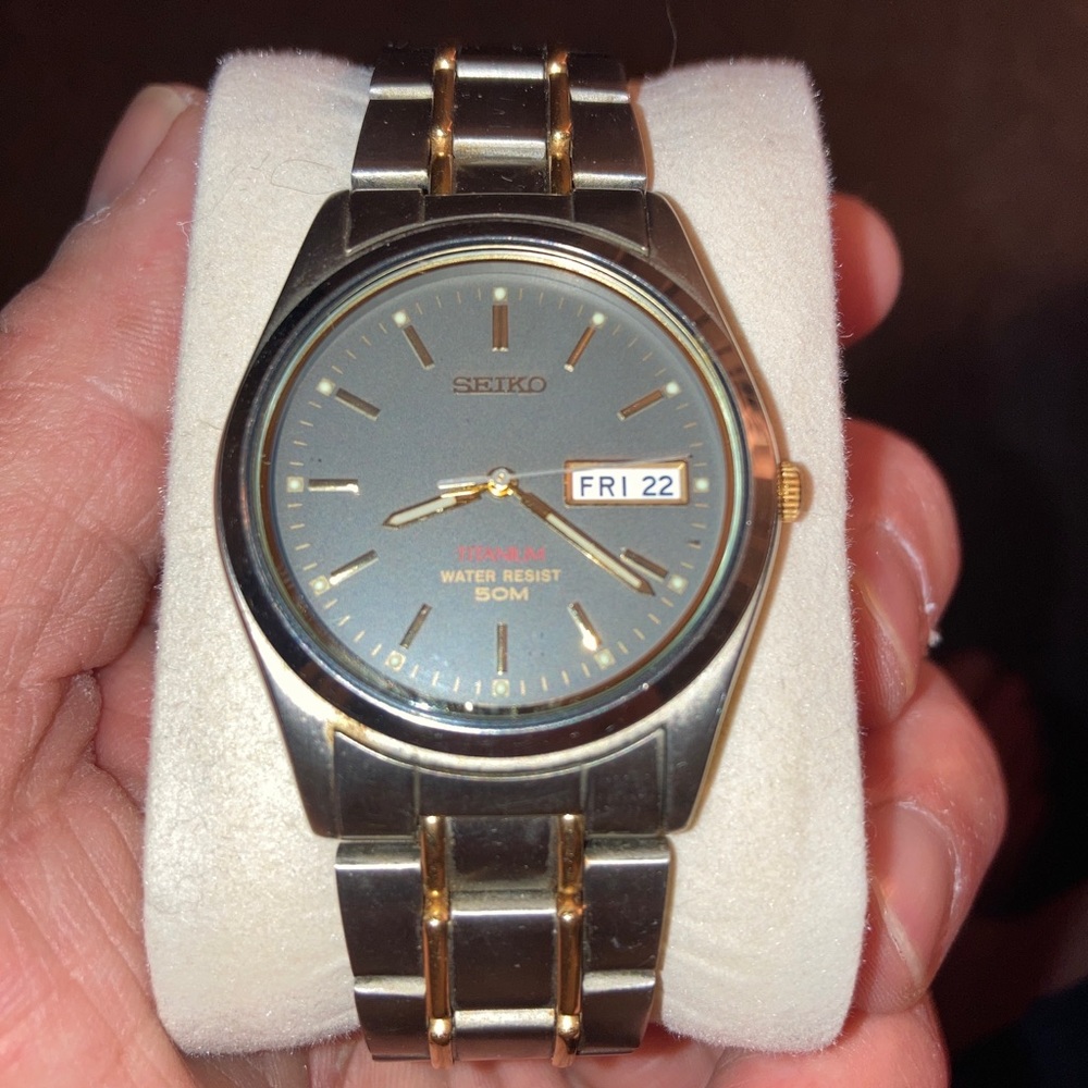 Seiko Titanium 7N43-9069.